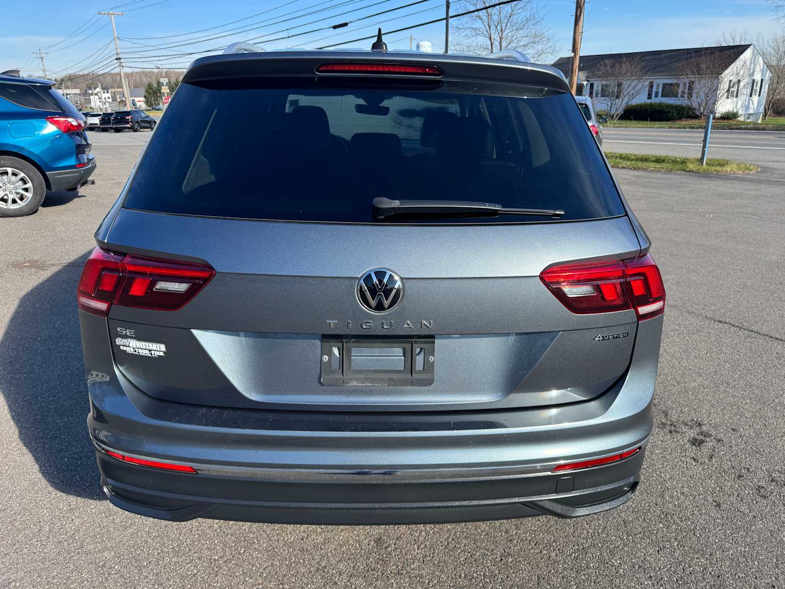 2022 Volkswagen Tiguan SE photo 3