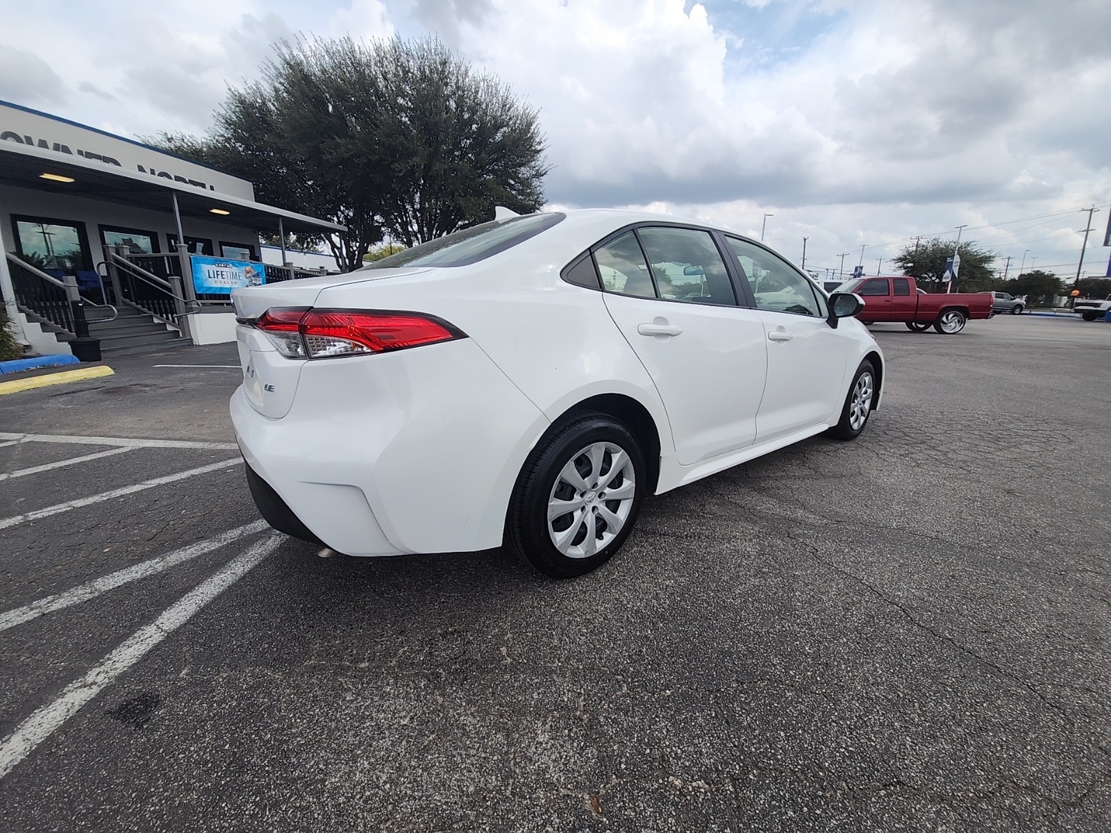 2023 Toyota Corolla SE XLE photo 3