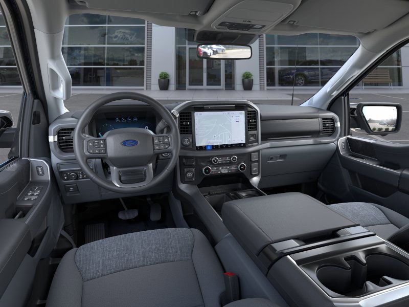 2025 Ford F-150 XLT photo 3