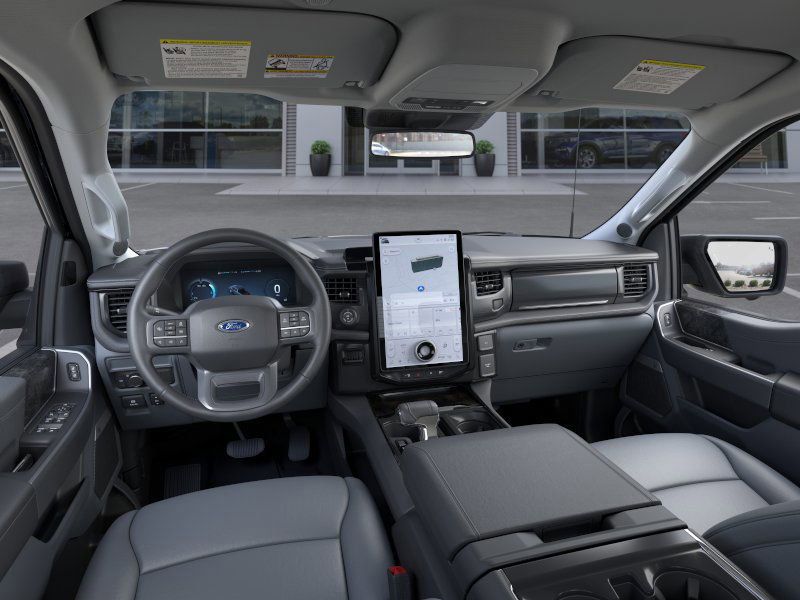 2025 Ford F-150 Lightning photo 2