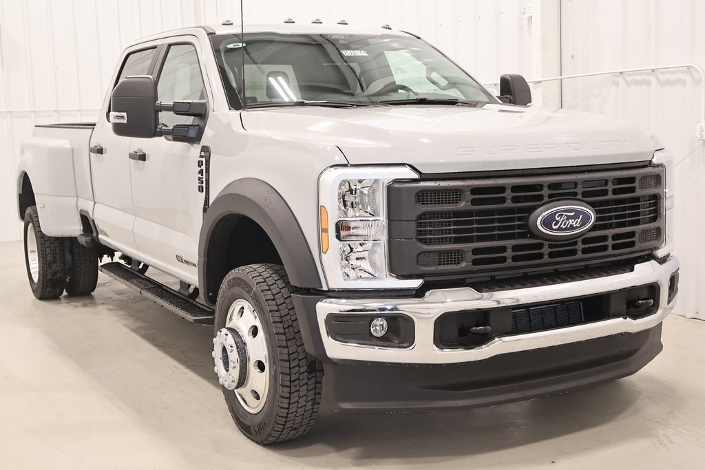 2026 Ford F-450 XL photo 2
