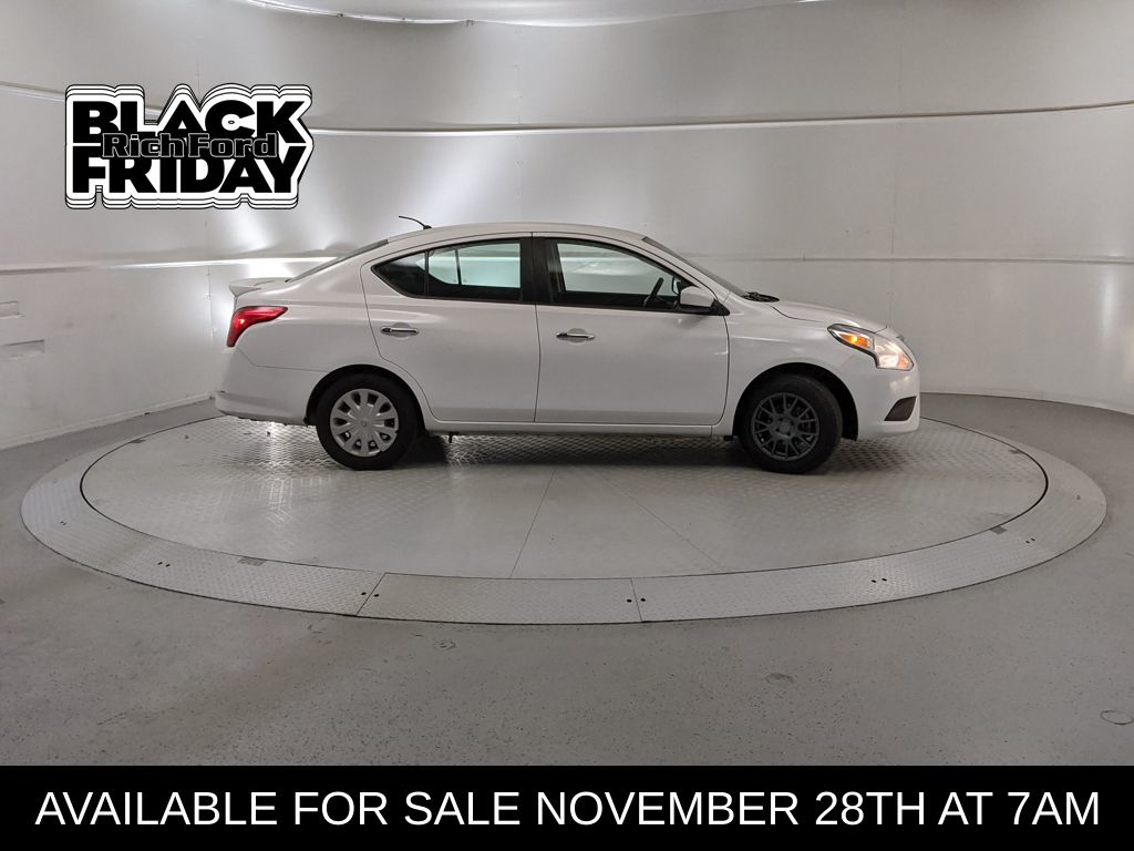 2018 Nissan Versa Sedan SV photo 2