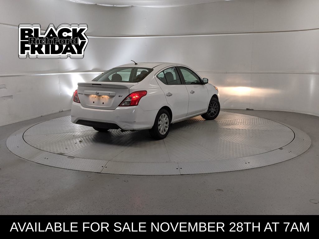 2018 Nissan Versa Sedan SV photo 3