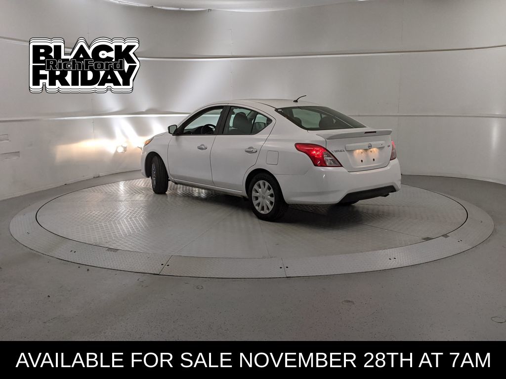 2018 Nissan Versa Sedan SV photo 4