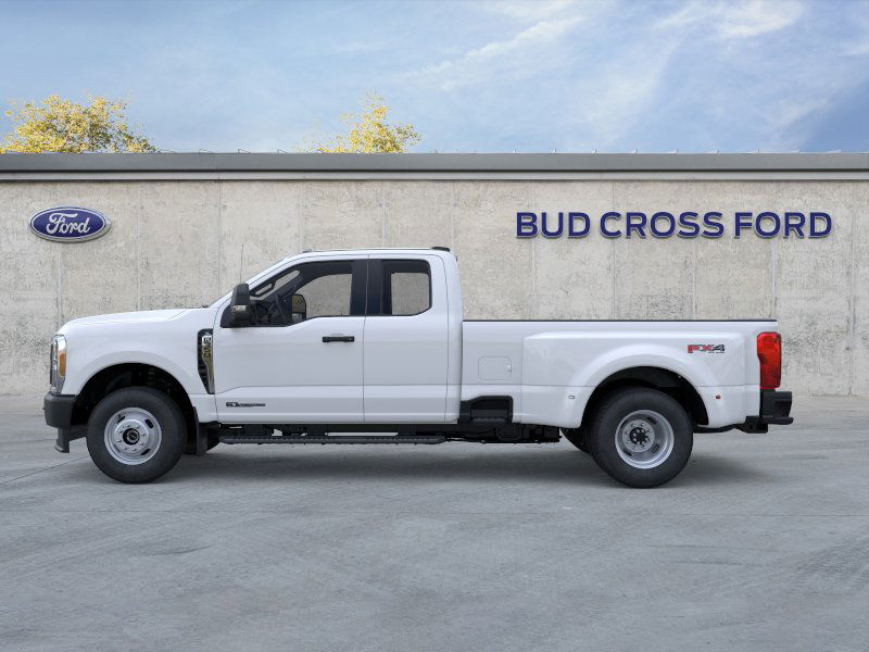 2023 Ford F-350 XL photo 3
