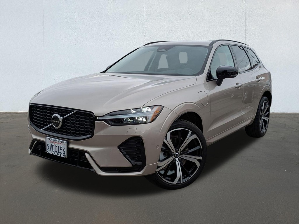 2025 Volvo XC60 Plug-In Hybrid T8 Ultra