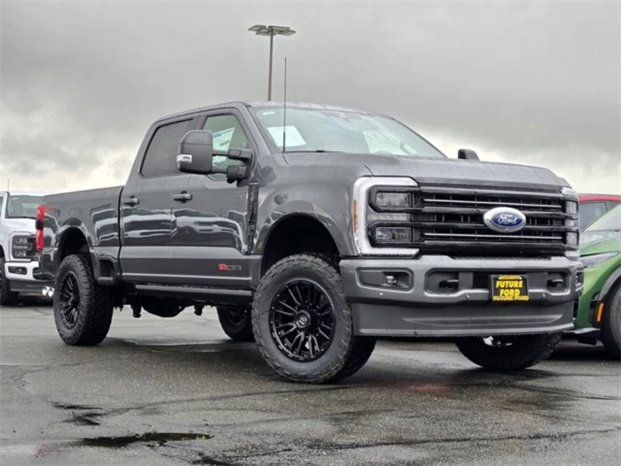 2026 Ford F-250 Super Duty Platinum's photo