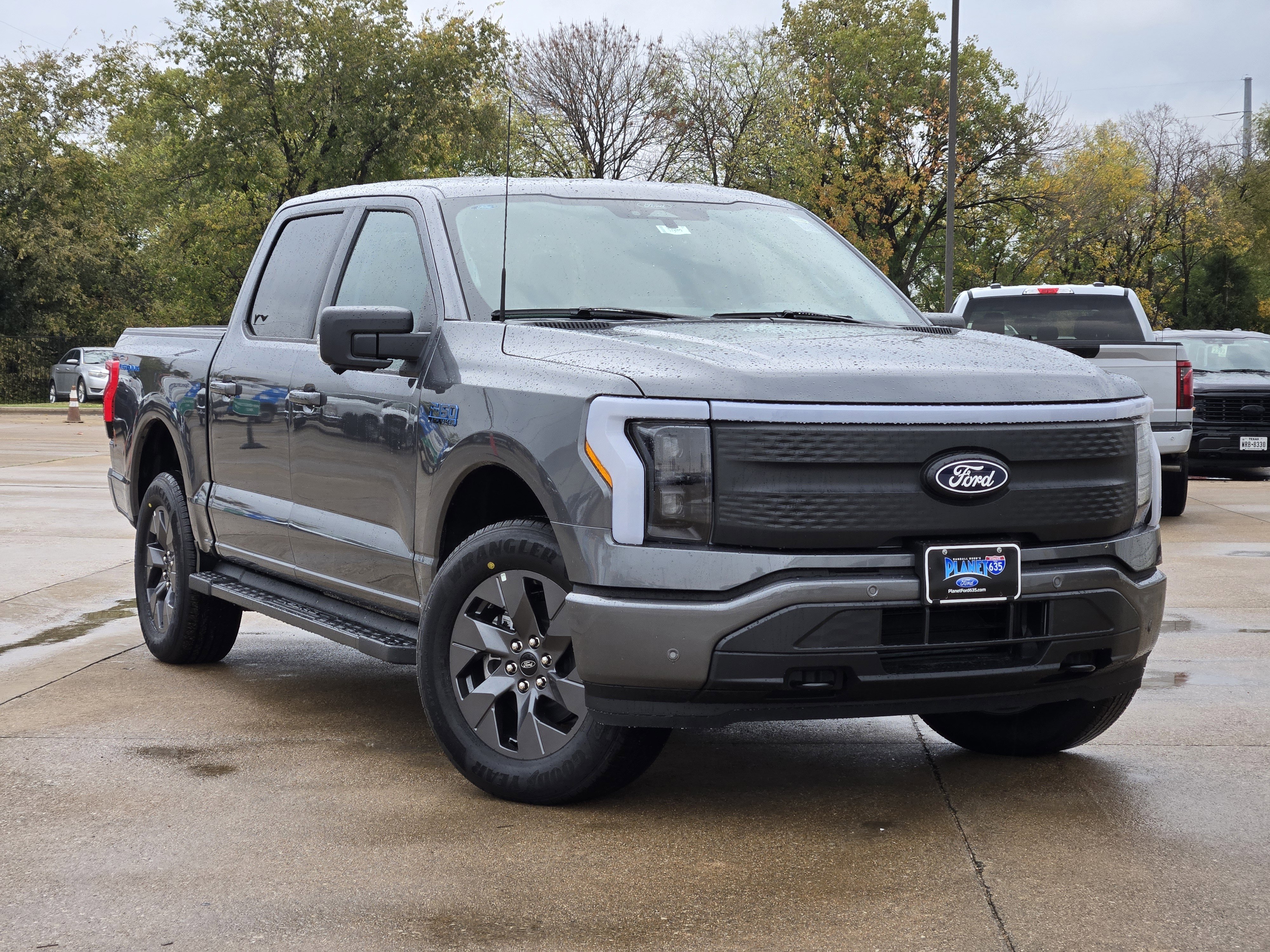 2025 Ford F-150 Lightning Flash's photo