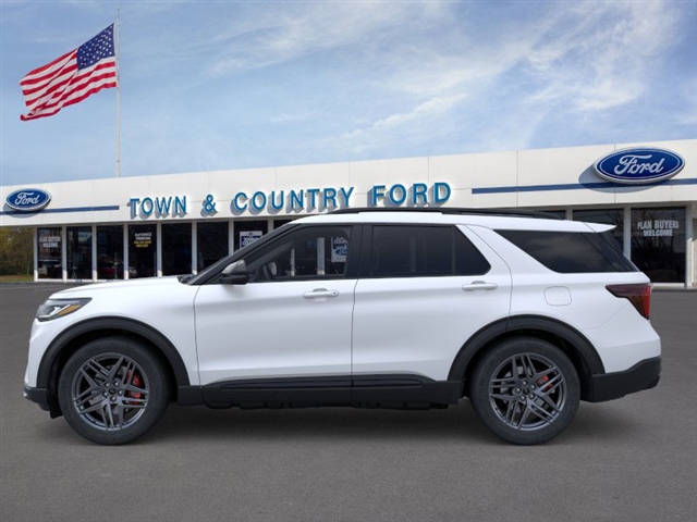 2025 Ford Explorer ST photo 3