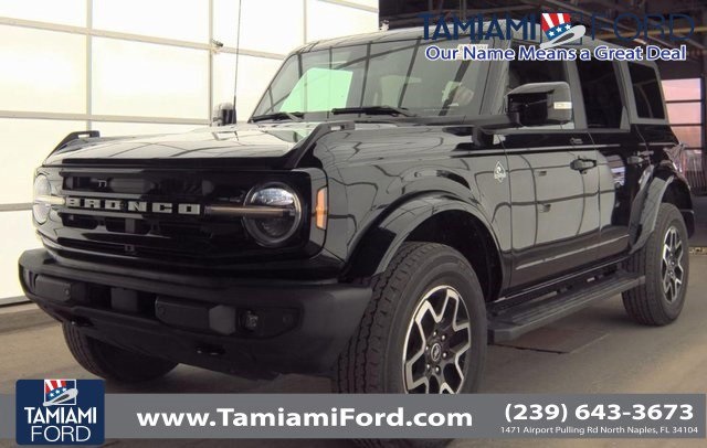 2022 Ford Bronco Outer Banks photo 2