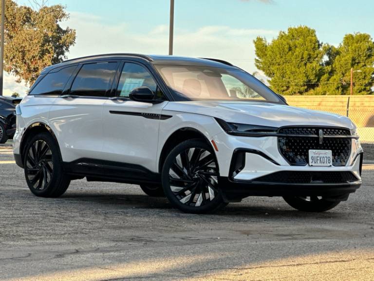 2025 Lincoln Nautilus Reserve