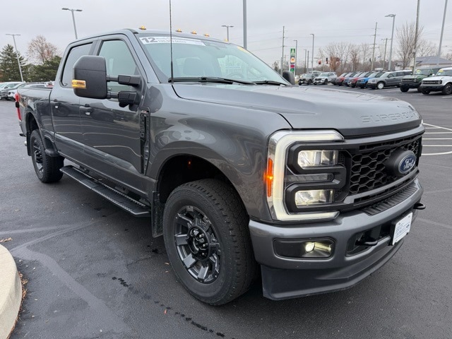 2023 Ford F-250 photo 3