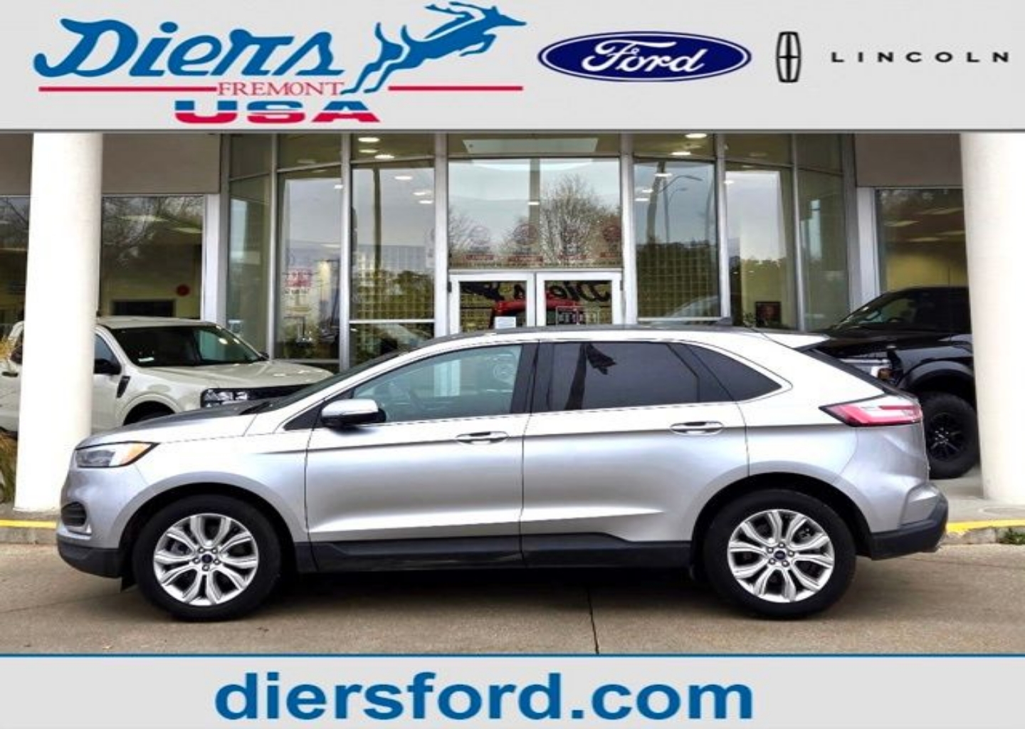 2022 Ford Edge Titanium's photo