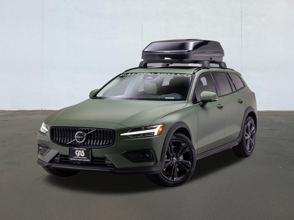 2026 Volvo V60 Cross Country B5 Plus