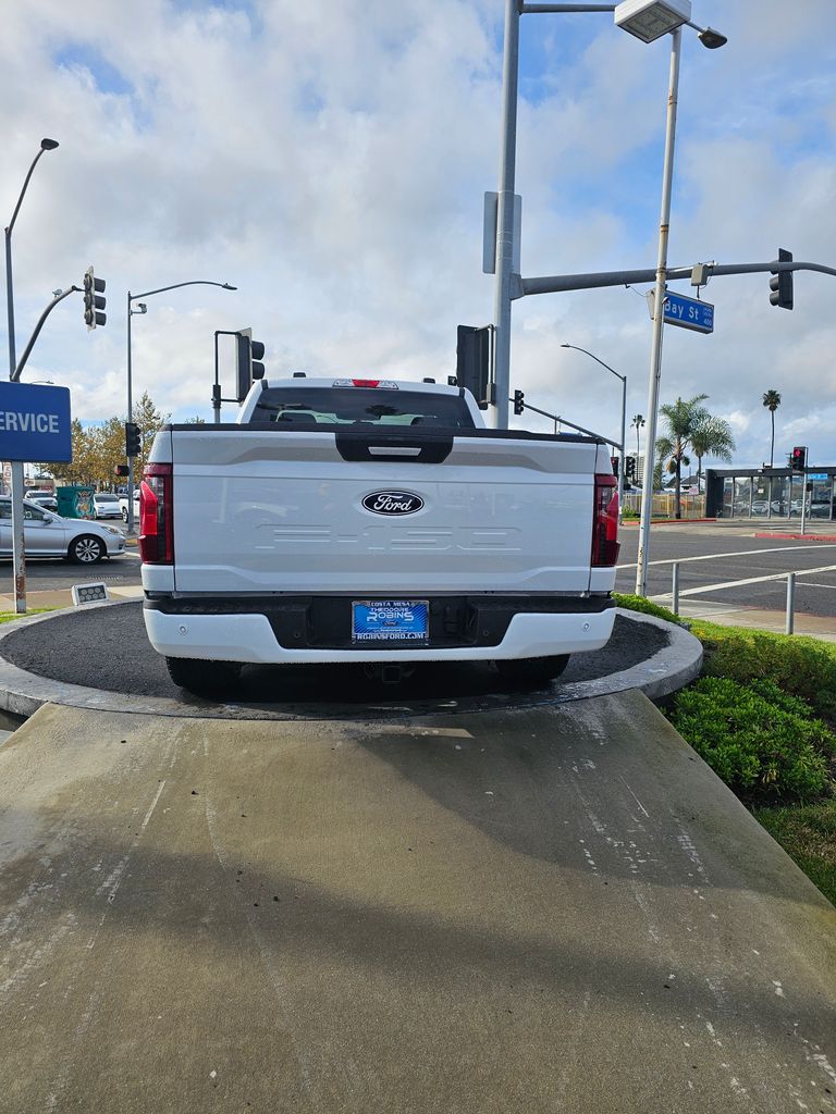 2025 Ford F-150 XL photo 4