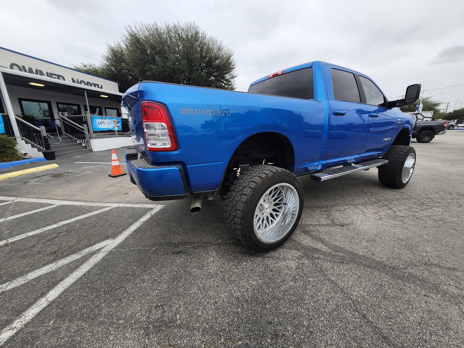 2022 Ram 2500 Big Horn Lone Star photo 3