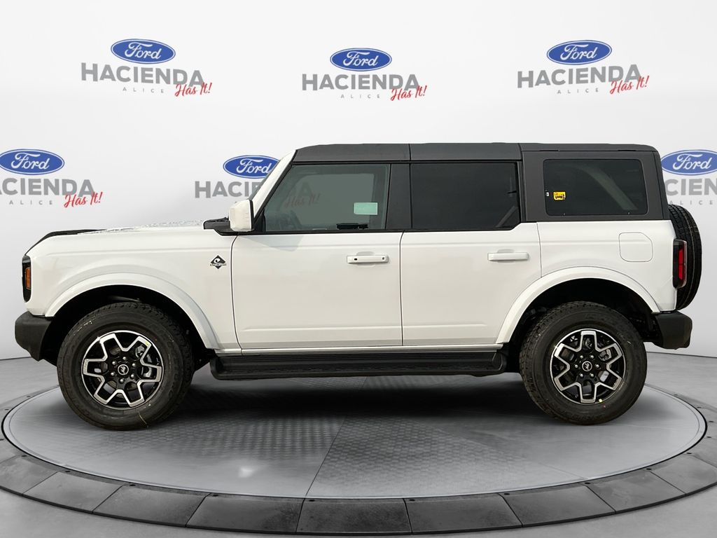 2025 Ford Bronco Outer Banks photo 2