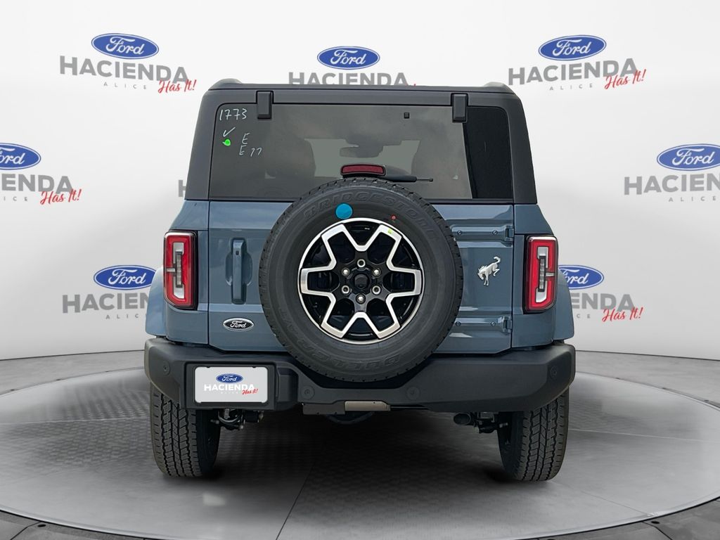 2025 Ford Bronco Outer Banks photo 3