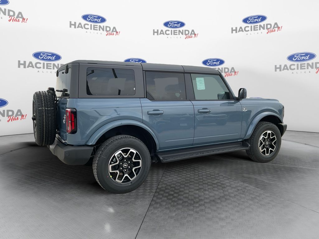2025 Ford Bronco Outer Banks photo 4