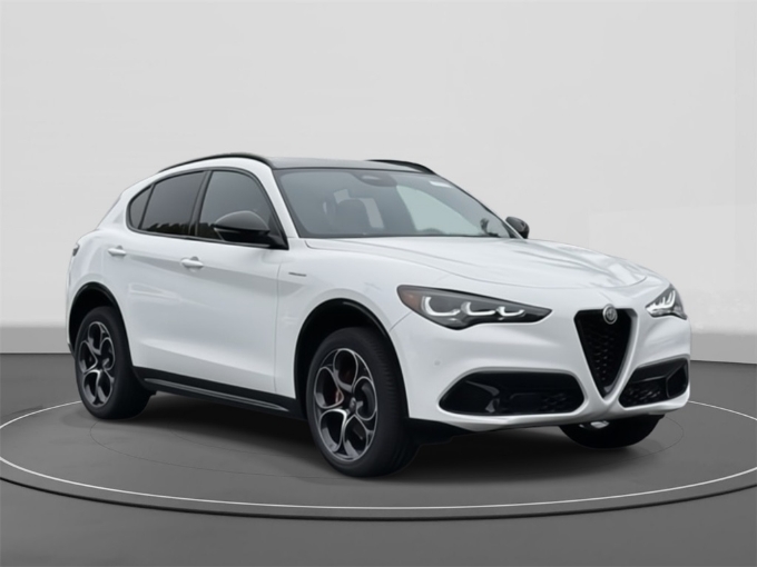 2025 Alfa Romeo Stelvio Base's photo
