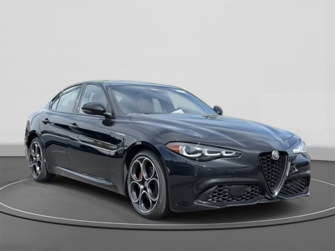 2025 Alfa Romeo Giulia Base's photo
