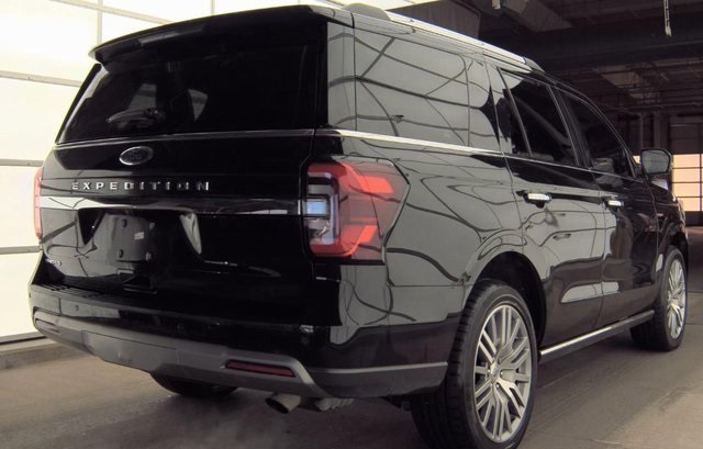 2023 Ford Expedition Limited photo 3