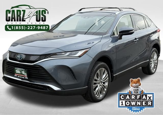 2021 Toyota Venza XLE's photo