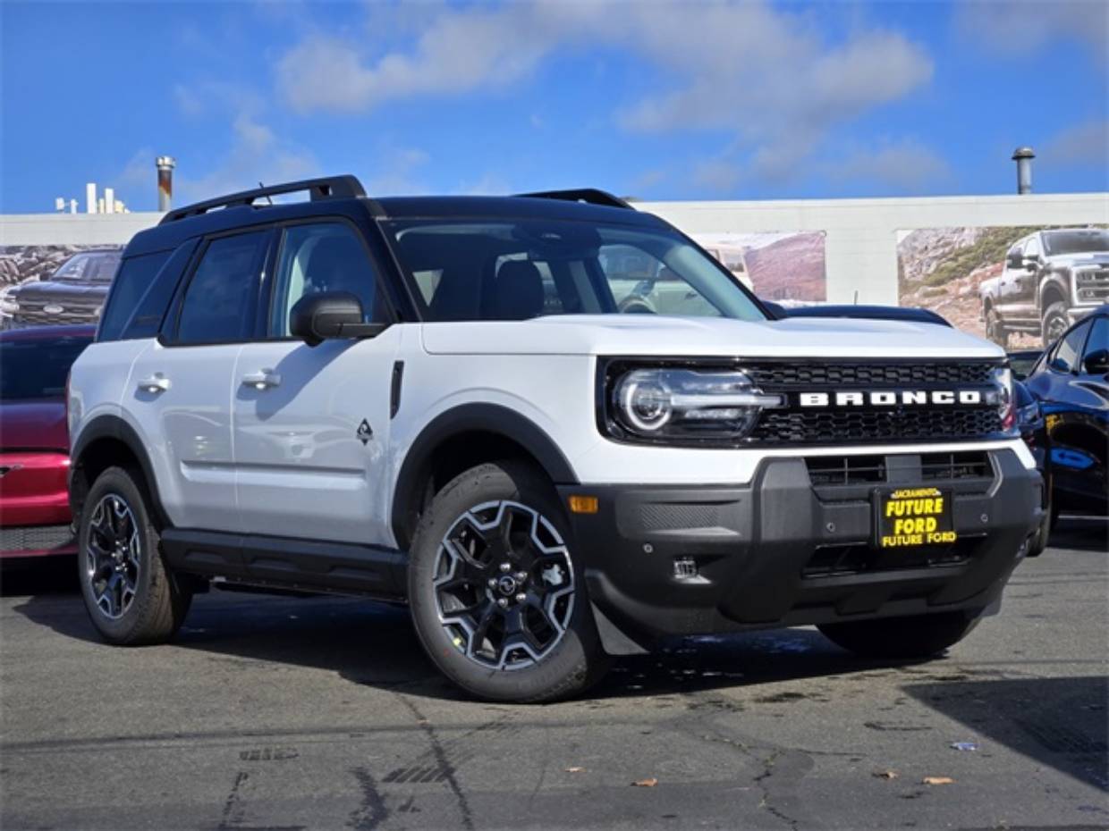2025 Ford Bronco Sport Outer Banks's photo