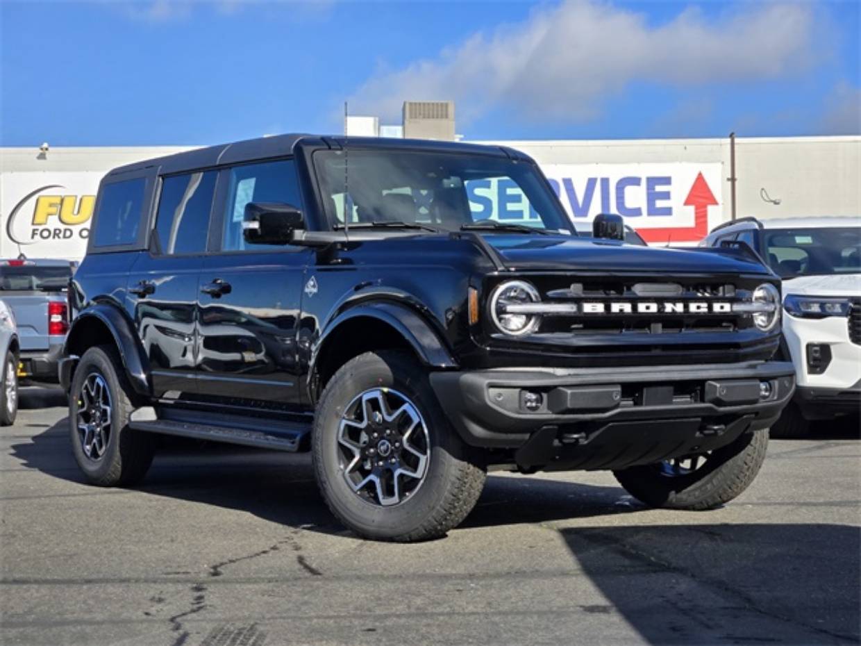 2025 Ford Bronco 4-Door Outer Banks's photo