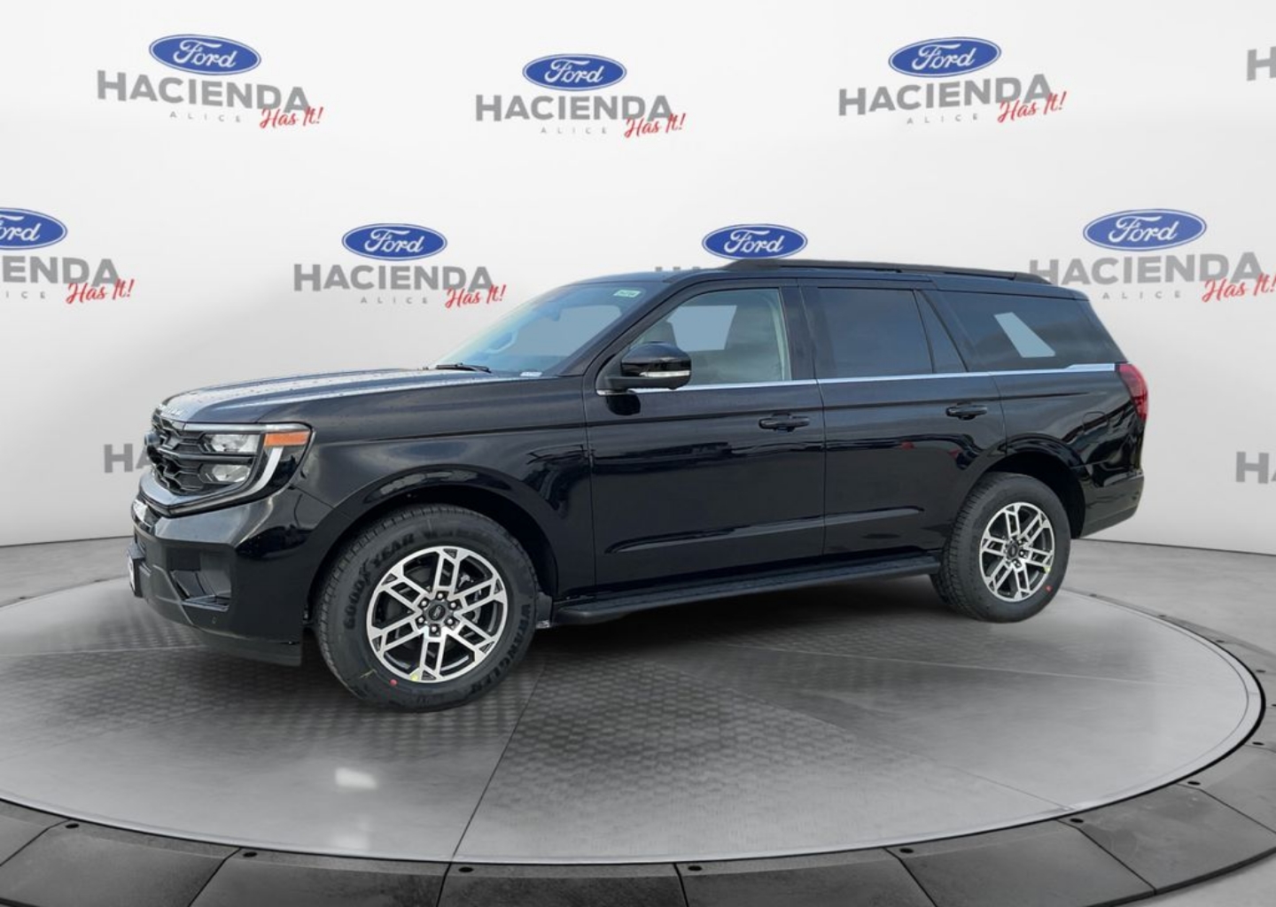 2025 Ford Expedition Active's photo