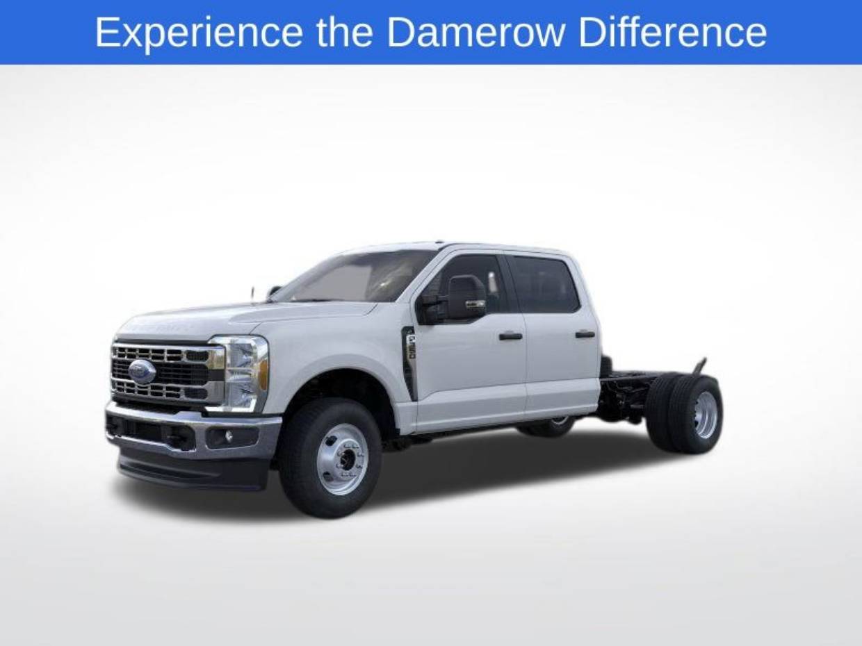 2026 Ford F-350 Super Duty Chassis Cab XL's photo