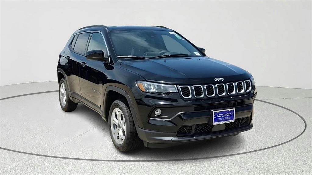2025 Jeep Compass Latitude's photo