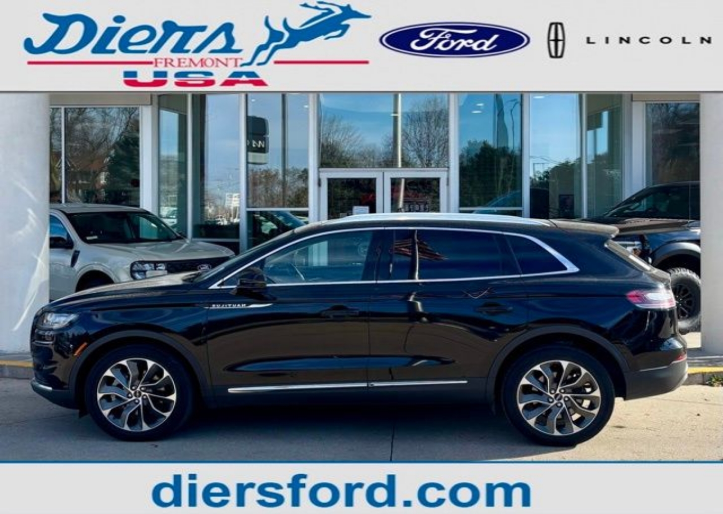 2022 Lincoln Nautilus Reserve's photo