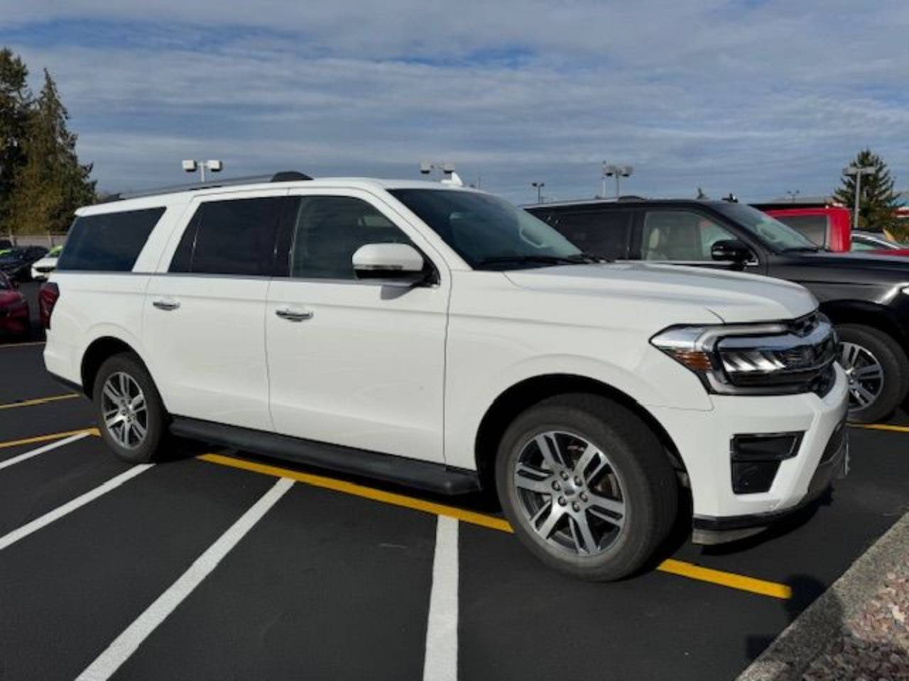 2024 Ford Expedition Limited's photo