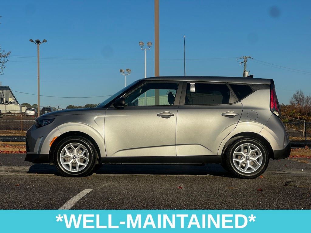 2023 Kia Soul LX S photo 3