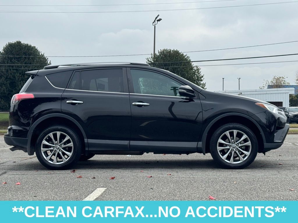2017 Toyota RAV4 Limited Platinum photo 4