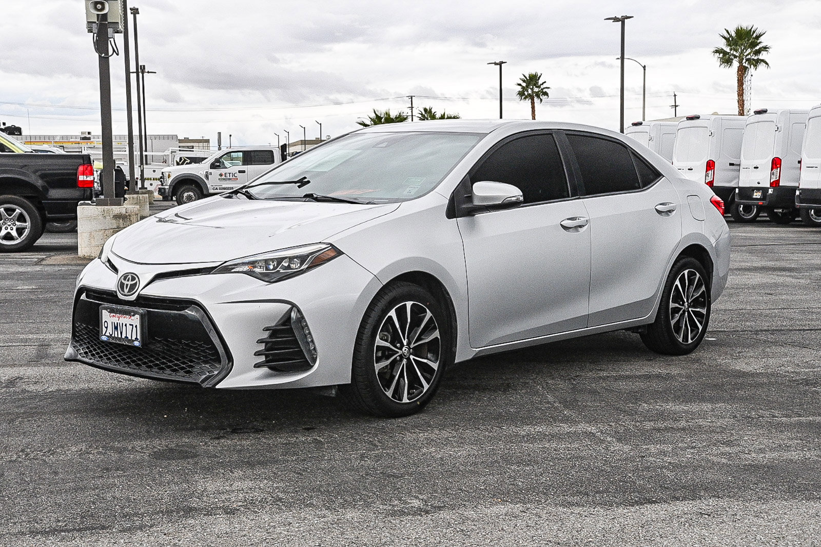 2019 Toyota Corolla XLE XSE photo 3