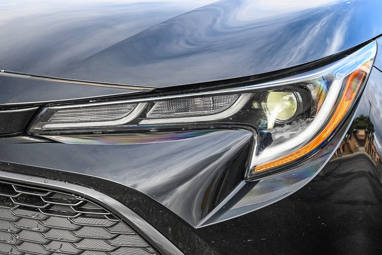 2021 Toyota Corolla SE Nightshade Edition photo 4