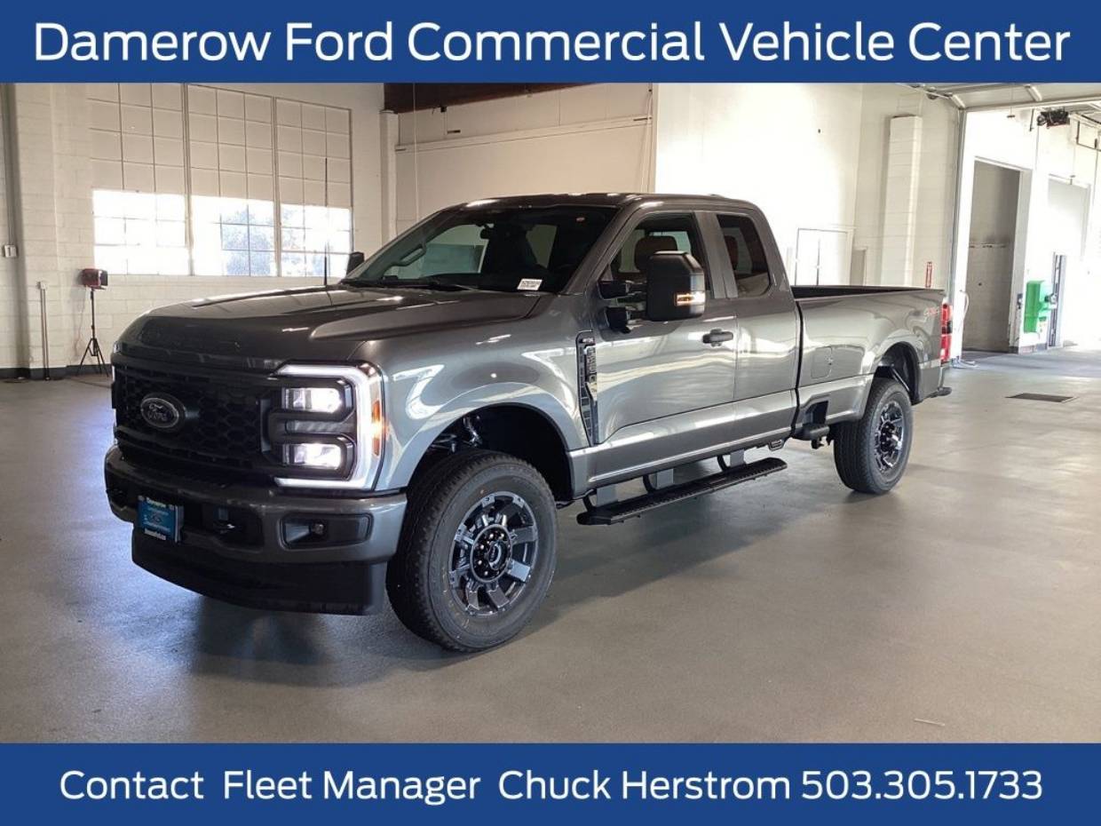 2026 Ford F-350 Super Duty XL's photo