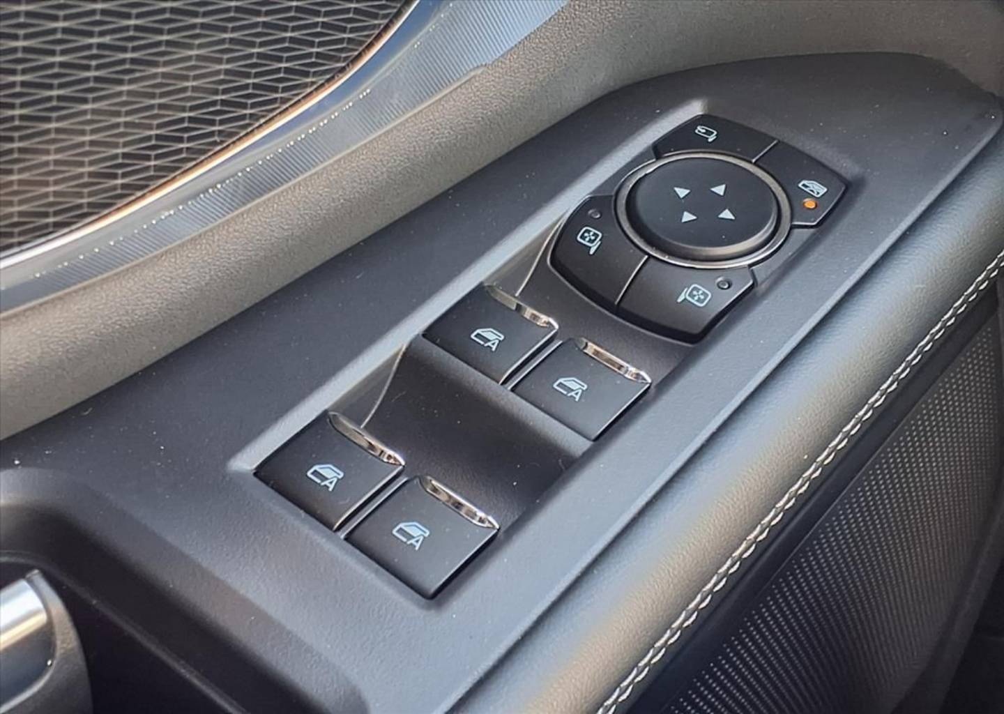 2025 Ford Expedition Active - Photo 18