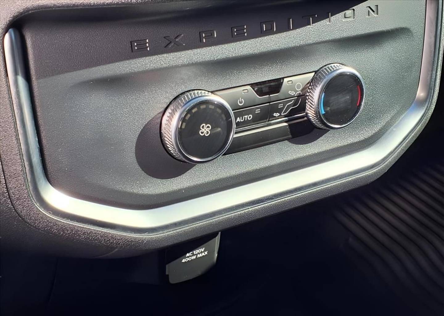 2025 Ford Expedition Active - Photo 21