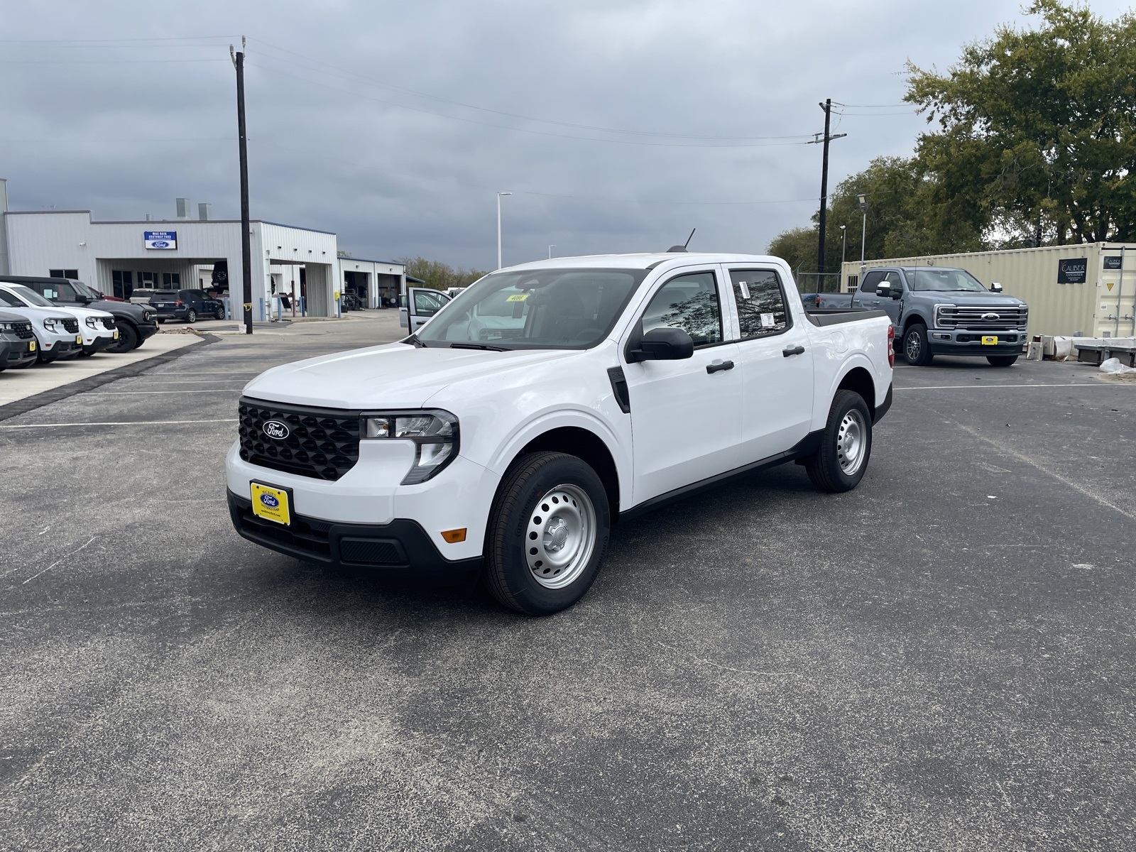 2025 Ford Maverick XL's photo