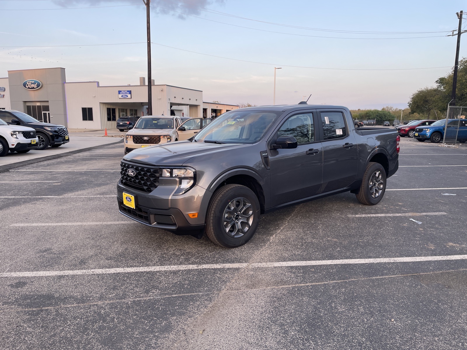 2025 Ford Maverick XLT's photo