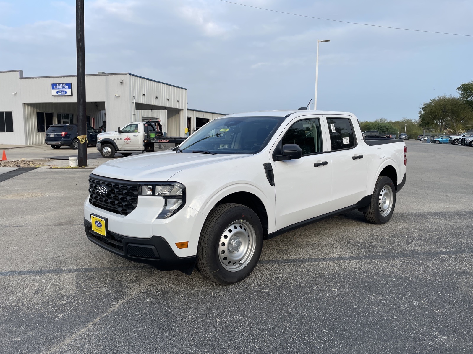 2025 Ford Maverick XL's photo