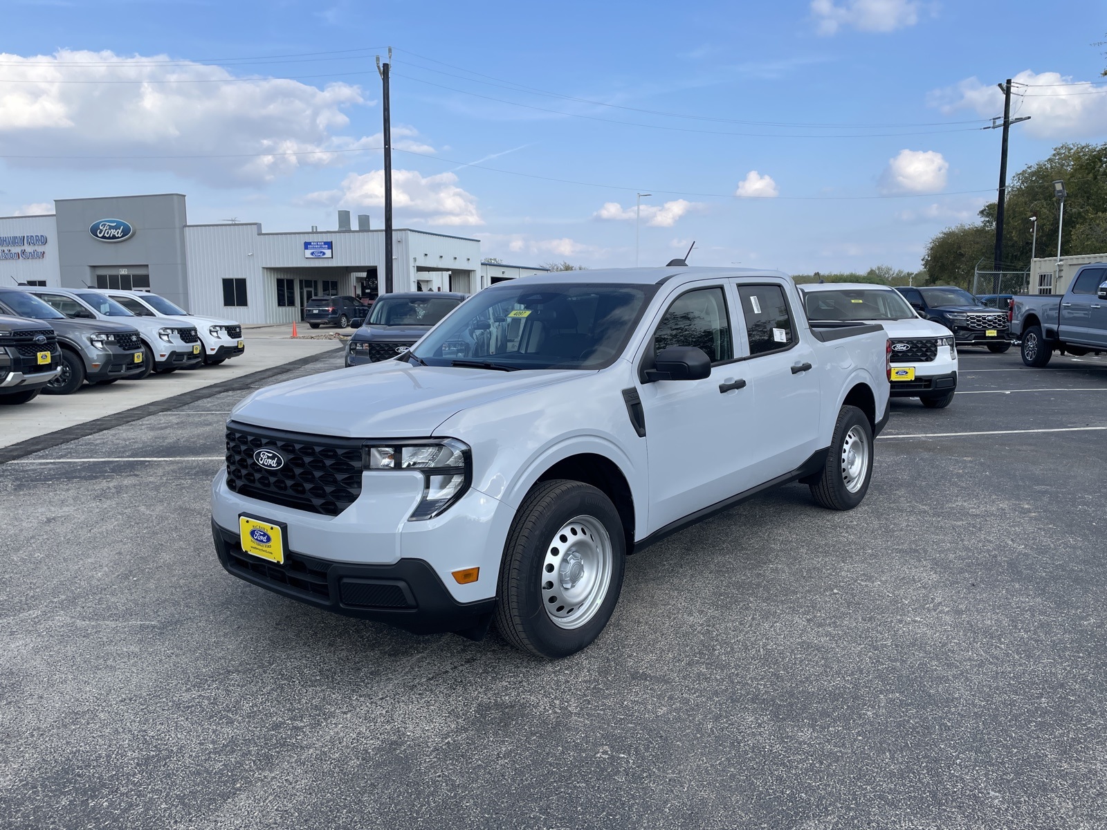 2025 Ford Maverick XL's photo