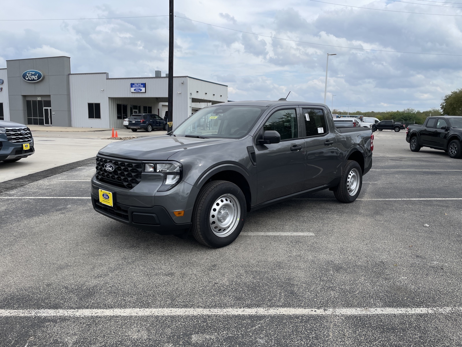 2025 Ford Maverick XL's photo