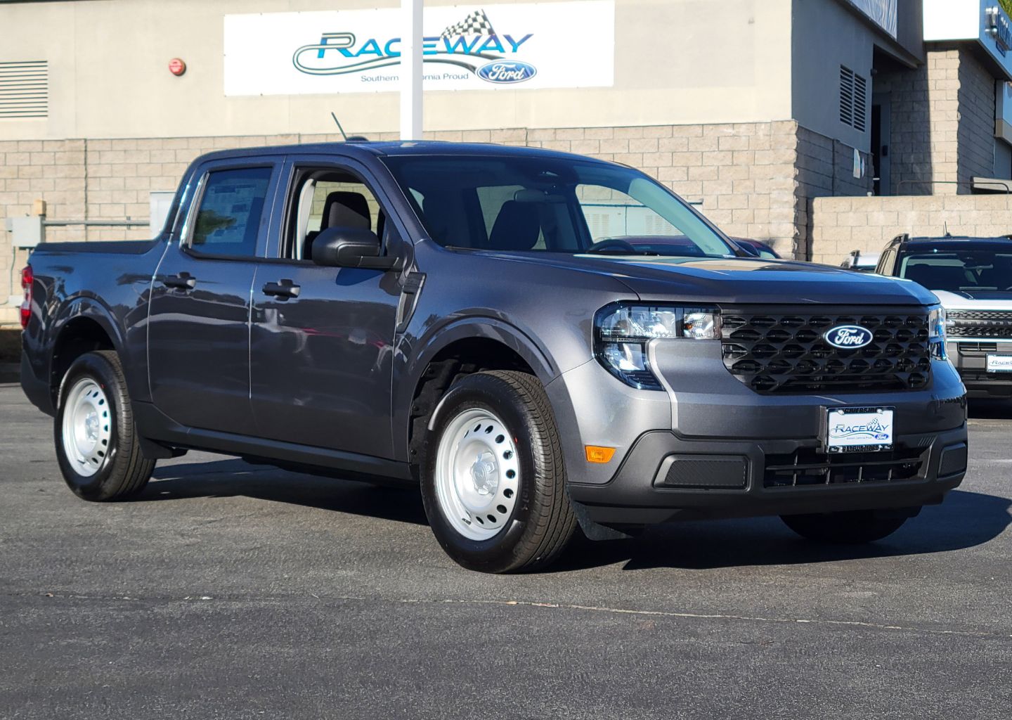 2025 Ford Maverick XL's photo