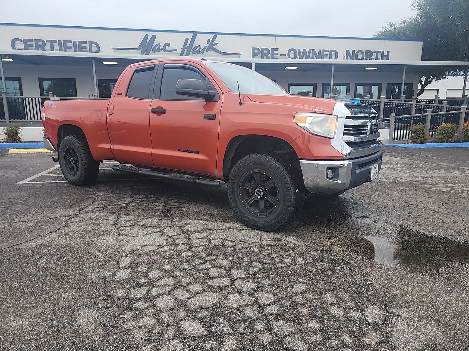 2017 Toyota Tundra SR5's photo
