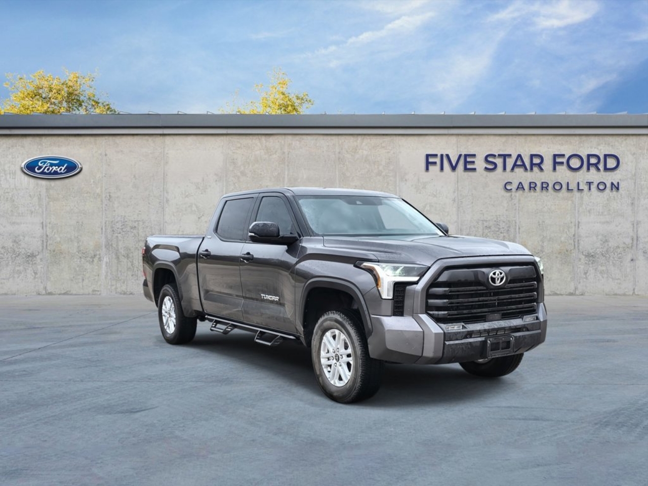 2022 Toyota Tundra SR5's photo