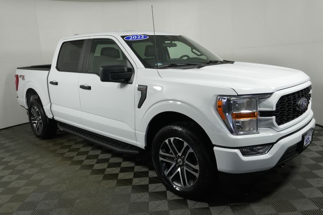 2022 Ford F-150 XL's photo